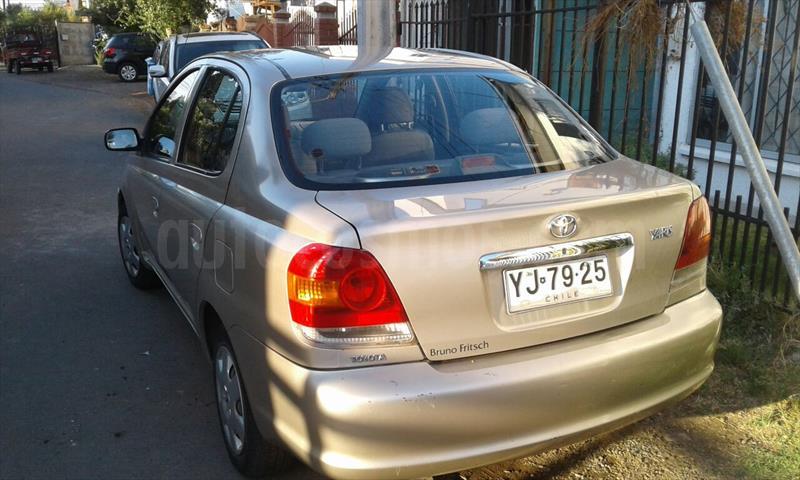 foto Toyota Yaris 1.5 XLi Usado