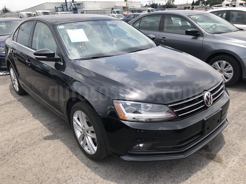 Volkswagen Jetta Sport Usado 2017 Color Onix Precio 254 000 Foto Volkswagen Jetta Sport Usado