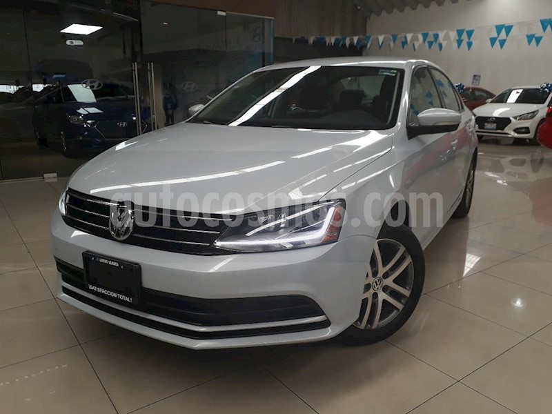 Volkswagen Jetta Trendline Tiptronic Seminuevo 2017 Color Azul Foto Volkswagen Jetta Trendline Tiptronic Seminuevo