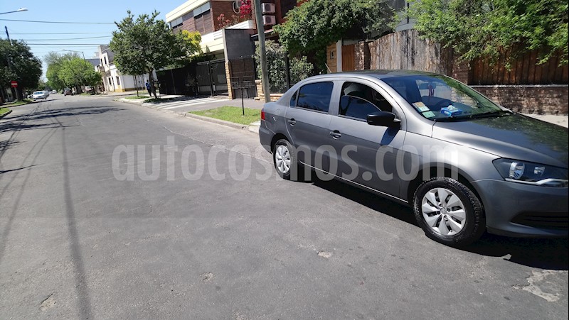 foto Volkswagen Voyage 1.6 Comfortline usado