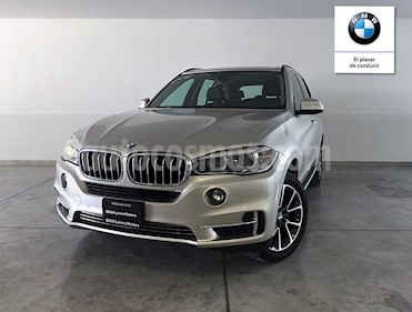 Foto venta Auto Seminuevo BMW X5 xDrive35iA Excellence (2016) color Arena precio $673,000