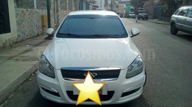 foto Chery Orinoco 1.8L usado (2016) color Blanco precio u$s4.200