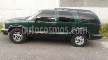 Foto venta carro usado Chevrolet Blazer Auto. 4x4 (1999) color Verde precio u$s2.800