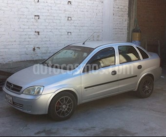 foto Chevrolet Corsa Sedán 1.4 L AC usado (2005) color Gris precio u$s4.200