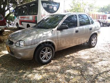 foto Chevrolet Corsa 1.4 Sinc 4P usado (2003) color Gris Niebla precio $11.000.000