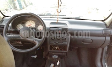 Chevrolet Corsa 4 Puertas Auto. A-A usado (2001) color Verde precio BoF1.800.000