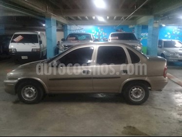 Foto venta carro Usado Chevrolet Corsa 4 Puertas Auto. A-A (2001) color Bronce precio u$s1.700