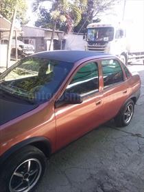 Chevrolet Corsa 4 Puertas Sinc. A-A usado (1998) color Naranja Metalico precio u$s900.000