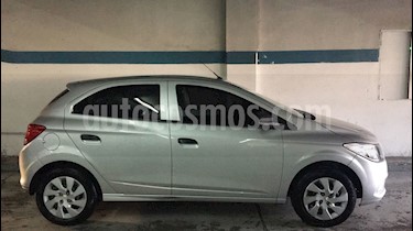 Foto venta Auto Usado Chevrolet Onix LT (2015) color Plata Switchblade precio $285.900