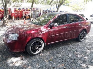 foto Chevrolet Optra 1.4 Mec 4P usado (2004) color Rojo precio $15.500.000