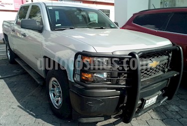 Foto venta Auto usado Chevrolet Silverado 2500 4x2 Doble Cabina LS (2015) color Gris Metalico precio $390,000
