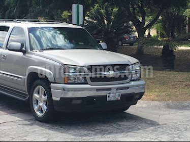 Foto venta Auto usado Chevrolet Suburban Paq D 4x4 (2006) color Gris precio $136,000