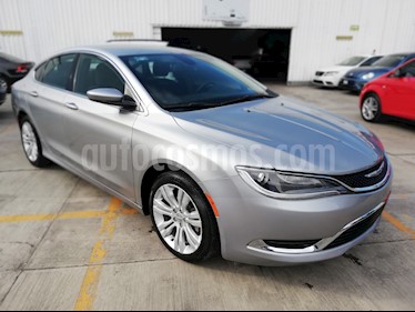 Foto venta Auto Seminuevo Chrysler 200 2.4L Limited (2015) color Acero precio $179,000