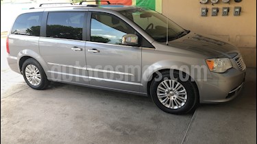 foto Chrysler Town and Country Limited 3.6L usado (2014) color Plata Martillado precio $285,000