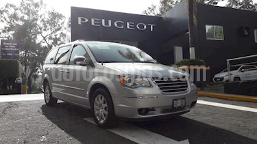 Foto venta Auto Seminuevo Chrysler Town and Country Limited 4.0L (2010) color Plata precio $189,900