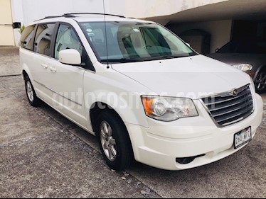 foto Chrysler Town and Country Touring 4.0L usado (2008) color Blanco precio $130,000