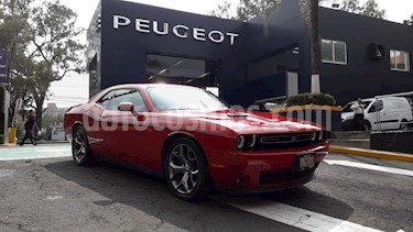 Foto venta Auto Seminuevo Dodge Challenger 3.6L Black Line ATX (2016) color Rojo precio $454,900