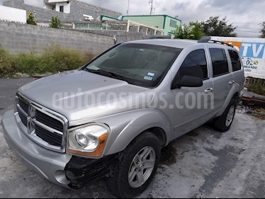 Foto venta Auto usado Dodge Durango 5.2L SLT 4x2 Aut (2005) color Gris precio $75,000