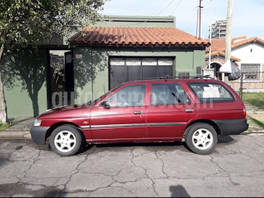 foto Ford Escort Ghia Rural usado (2000) color Rojo precio $93.000