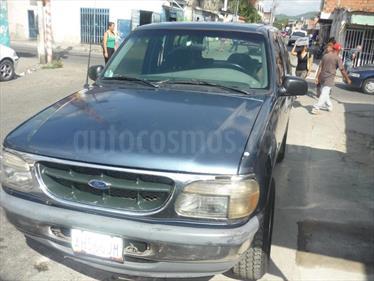 foto Ford Explorer 2 Ptas. 4x2 usado (1999) color Azul precio u$s1.450