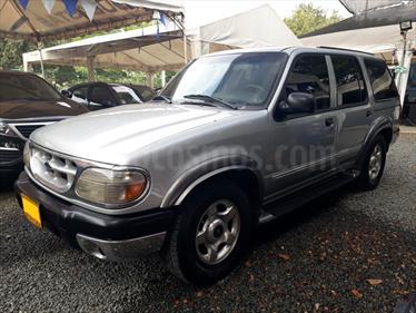 foto Ford Explorer 4.0L 4x4 Aut usado (2000) color Plata precio $18.000.000
