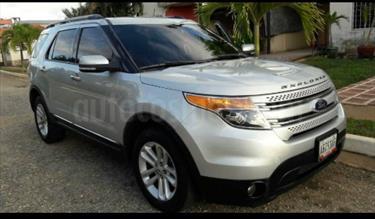 foto Ford Explorer Limited 4.6L Aut usado (2013) color Gris precio u$s15.000