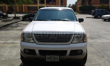 Foto venta carro usado Ford Explorer Limited 4x4 (2005) color Blanco precio u$s4.800