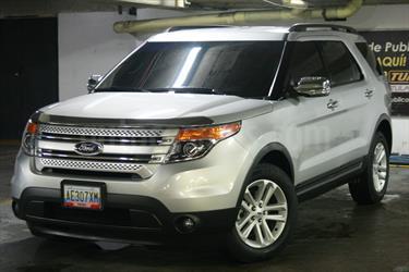foto Ford Explorer XLT 4.6L Aut 4x2 usado (2013) color Plata precio u$s18.000