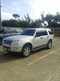 Foto Ford Explorer XLT 4.6L Aut 4x2 usado (2010) color Plata precio u$s10.000