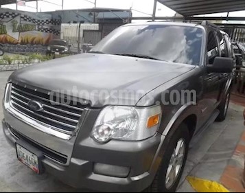 Foto venta carro usado Ford Explorer XLT 4.6L Aut 4x2 (2010) color Gris precio u$s5.000