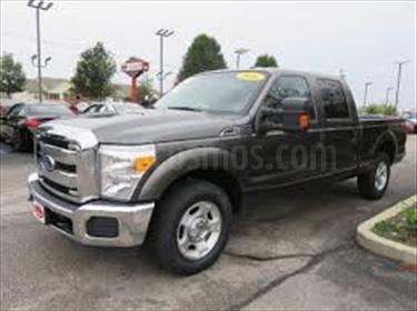 foto Ford F-250 6.2L Doble Cabina 4x4 usado (2017) color Alma Negra precio BoF450.000.000