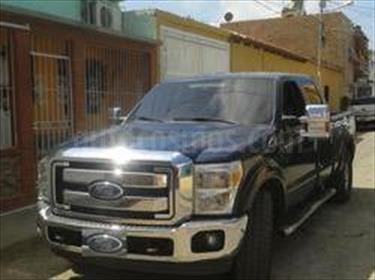 Ford F-250 6.2L Doble Cabina 4x4 usado (2016) color Negro Onix precio BoF60.000.000
