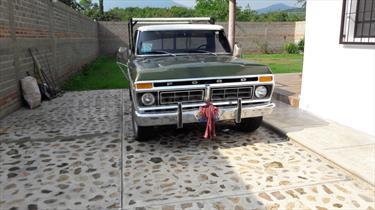 Foto venta Auto Seminuevo Ford F-250 XL 4.6L V8 Aut (1978) color Verde Salvia precio $85,000
