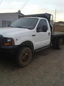 foto Ford F-350 5.4L 4x4 usado (2005) color Blanco Nacarado precio u$s5.800