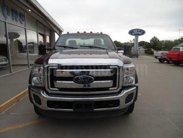 foto Ford F-350 6.2L 4x4 usado (2016) color Vino Tinto precio BoF110.000.000