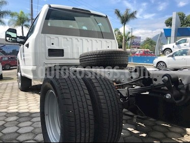 Foto venta Auto Seminuevo Ford F-350 XL MT (2017) color Blanco precio $559,999
