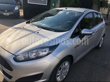 Foto venta Auto Usado Ford Fiesta Kinetic S (2014) color Gris Claro precio $265.000