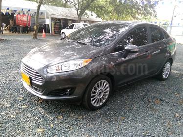 foto Ford Fiesta Sedán SE Sportback usado (2016) color Gris precio $48.000.000