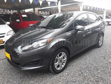 foto Ford Fiesta Sedán SE Sportback usado (2016) color Gris Magnesio precio $42.000.000