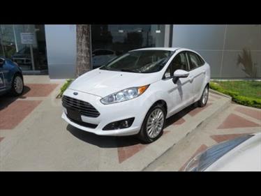 foto Ford Fiesta Sedán Titanium Aut usado (2016) color Plata precio BoF1.300.000.000