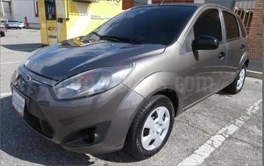 foto Ford Fiesta Move usado (2013) color Gris Grafito precio BoF42.000.000
