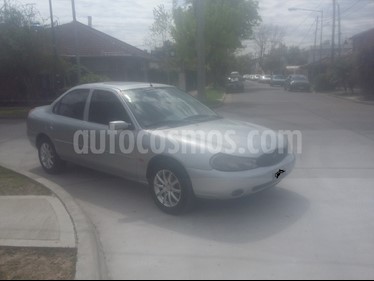 Ford Mondeo Ghia 2.0L usado (1998) color Gris Claro precio $115.000