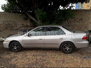 Foto venta carro usado Honda Accord EX (1999) color Plata precio u$s1.200