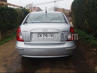 foto Hyundai Accent 1.4 GL usado (2010) color Gris precio $4.100.000