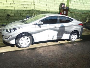 foto Hyundai Elantra 1.6 GLS usado (2016) color Plata precio $9.500.000