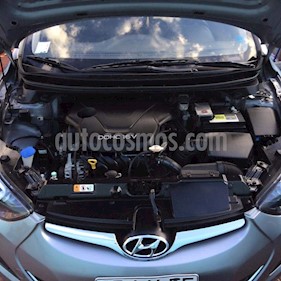 Hyundai Elantra 1.6 GLS usado (2014) color Gris precio $63.000.000