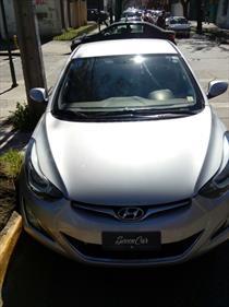 foto Hyundai Elantra GLS 1.6 Plus usado (2014) color Blanco precio $9.100.000
