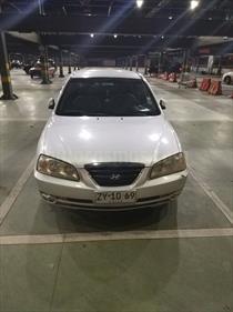 foto Hyundai Elantra GLS 1.6 usado (2007) color Gris precio $3.400.000