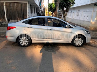 Foto venta Carro Usado Hyundai i25 1.4 (2015) color Plata precio $35.000.000