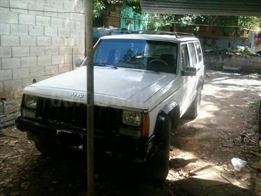 Foto Jeep Cherokee Classic Auto. 4x4 usado (1993) color Blanco precio u$s1.200